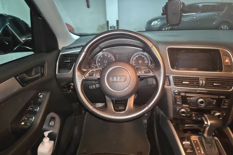 Used Audi Q5 2016 40 TFSI Technology Edition Steering Wheel