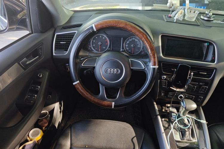 Used Audi Q5 2016 40 TFSI Trendy Edition Steering Wheel