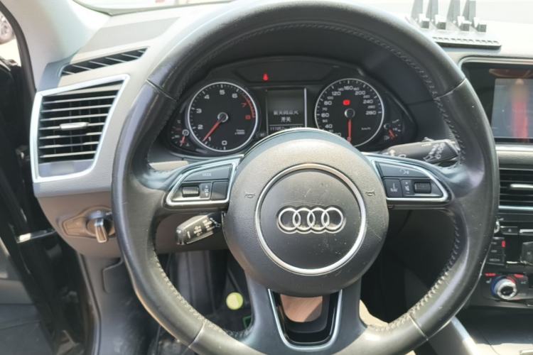 Used Audi Q5 2016 40 TFSI Technology Edition Steering Wheel