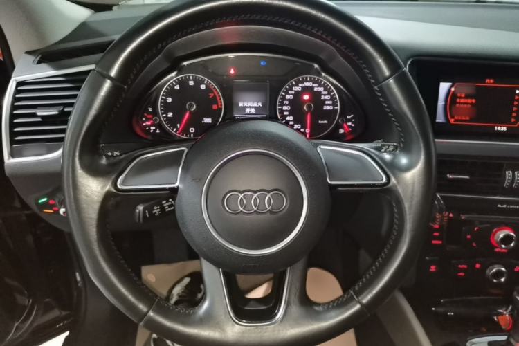 Used Audi Q5 2016 40 TFSI Trendy Edition Steering Wheel