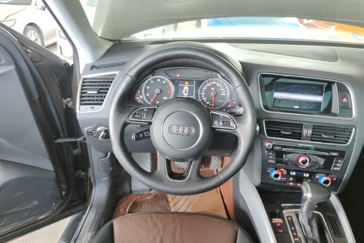 Used Audi Q5 2016 40 TFSI Technology Edition Steering Wheel