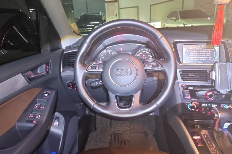 Used Audi Q5 2016 40 TFSI Technology Edition Steering Wheel