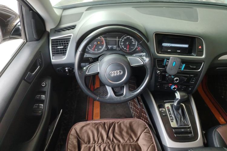 Used Audi Q5 2016 40 TFSI Trendy Edition Steering Wheel