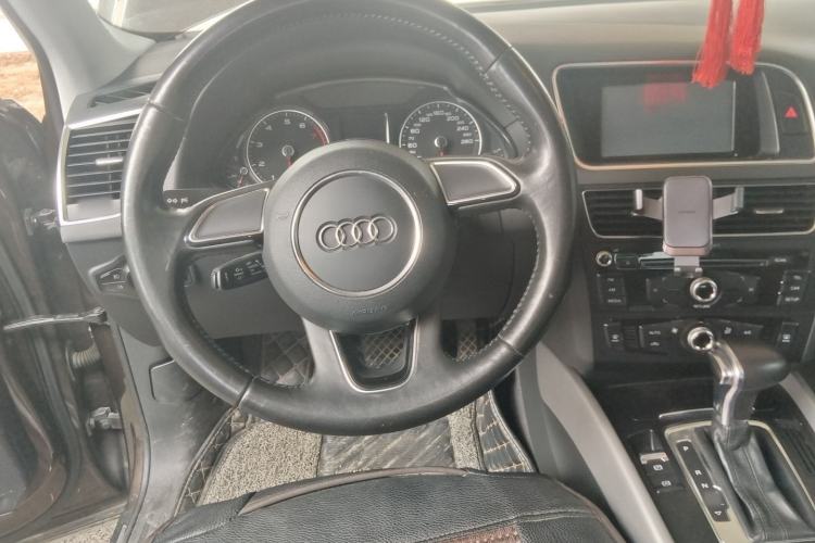 Used Audi Q5 2016 40 TFSI Trendy Edition Steering Wheel