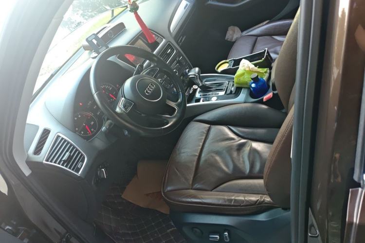 Used Audi Q5 2016 40 TFSI Comfort Model Steering Wheel