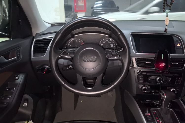 Used Audi Q5 2016 40 TFSI Technology Edition Steering Wheel