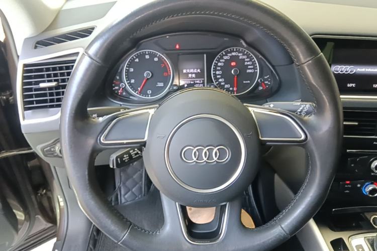 Used Audi Q5 2016 40 TFSI Trendy Edition Steering Wheel