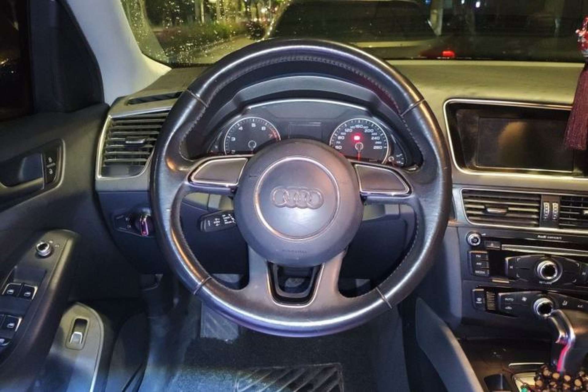 Used Audi Q5 2016 40 TFSI Trendy Edition Steering Wheel
