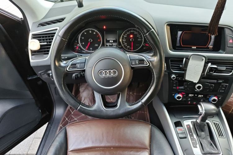 Used Audi Q5 2016 40 TFSI Technology Edition Steering Wheel