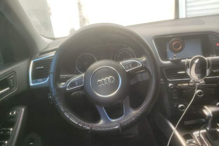 Used Audi Q5 2016 40 TFSI Technology Edition Steering Wheel