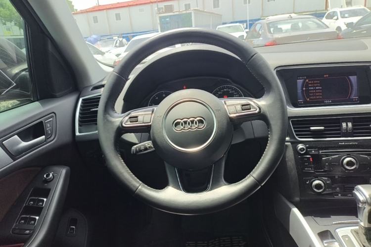 Used Audi Q5 2016 40 TFSI Technology Edition Steering Wheel