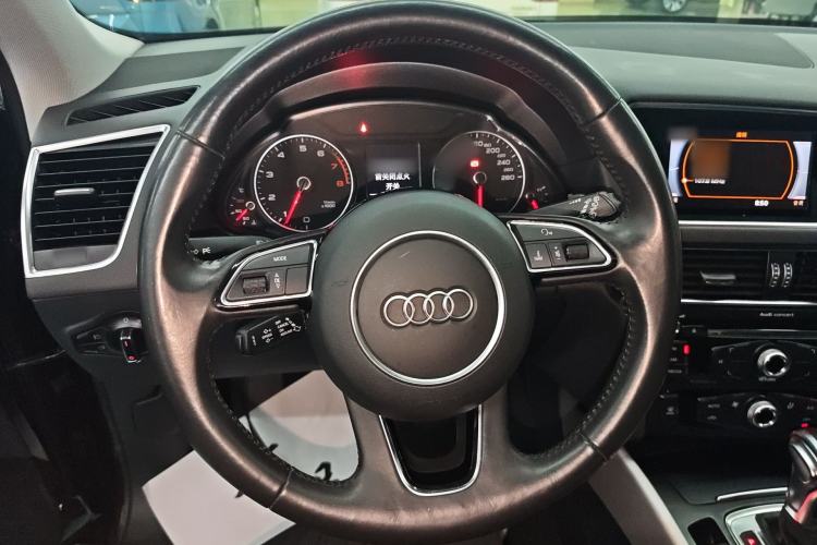 Used Audi Q5 2016 40 TFSI Trendy Edition Steering Wheel