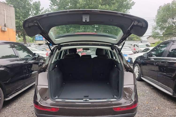 Used Audi Q5 2016 40 TFSI Trendy Edition Trunk