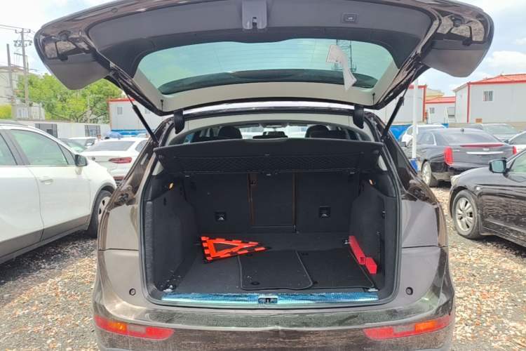 Used Audi Q5 2016 40 TFSI Technology Edition Trunk