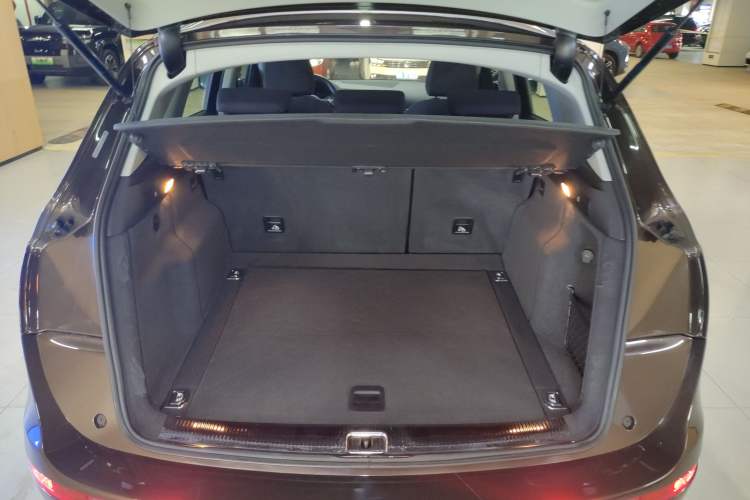 Used Audi Q5 2016 40 TFSI Trendy Edition Trunk