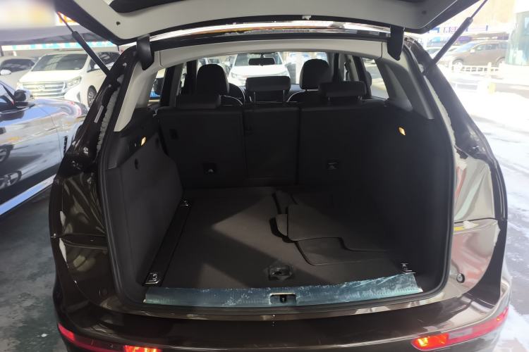 Used Audi Q5 2016 40 TFSI Technology Edition Trunk