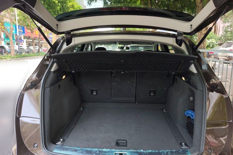 Used Audi Q5 2016 40 TFSI Comfort Model Trunk