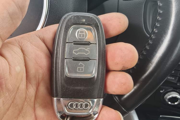 Used Audi Q5 2016 40 TFSI Technology Edition Vehicle Key
