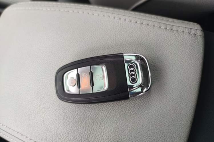 Used Audi Q5 2016 40 TFSI Trendy Edition Vehicle Key
