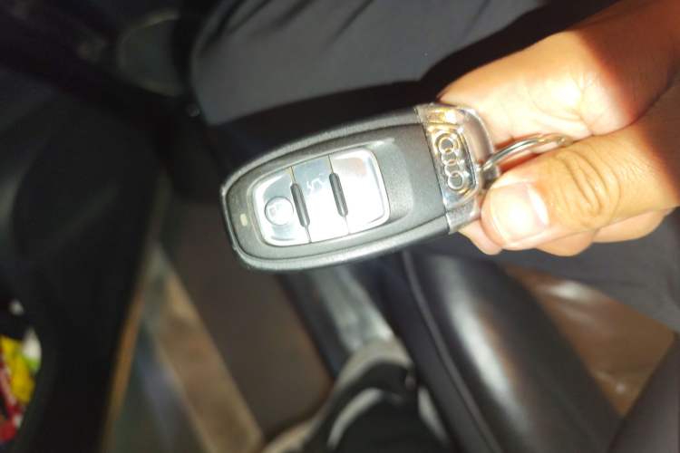 Used Audi Q5 2016 40 TFSI Technology Edition Vehicle Key