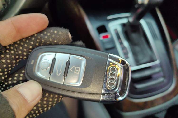 Used Audi Q5 2016 40 TFSI Technology Edition Vehicle Key