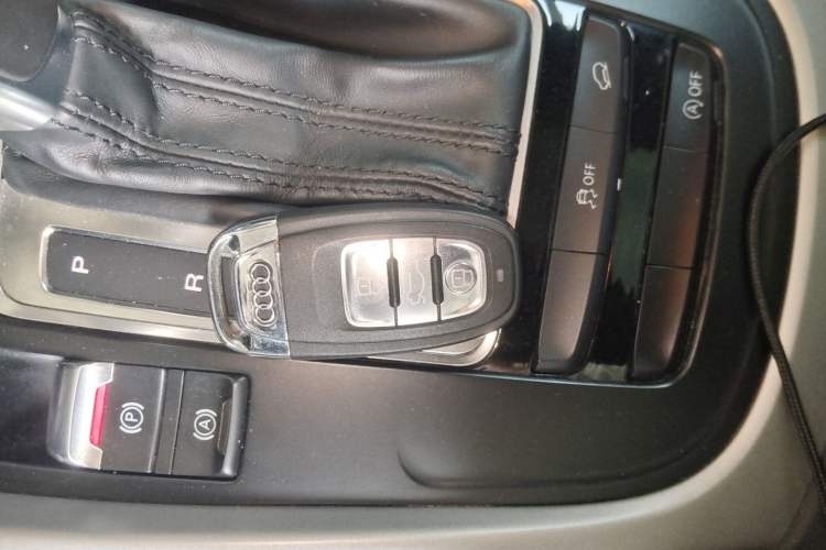 Used Audi Q5 2016 40 TFSI Trendy Edition Vehicle Key