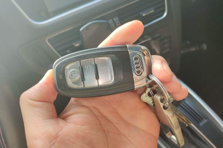 Used Audi Q5 2016 40 TFSI Technology Edition Vehicle Key