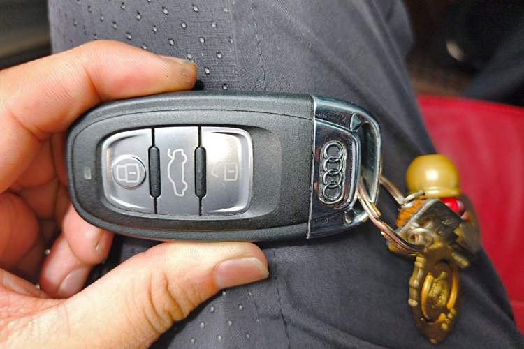 Used Audi Q5 2016 40 TFSI Trendy Edition Vehicle Key