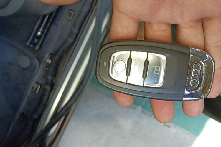 Used Audi Q5 2016 40 TFSI Trendy Edition Vehicle Key