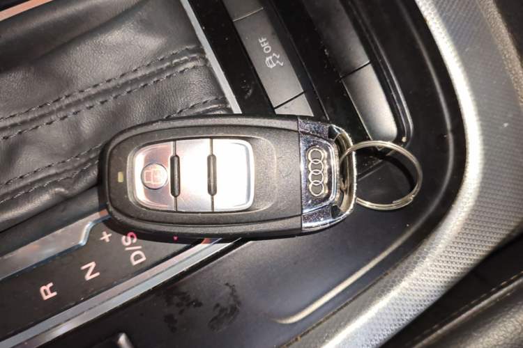 Used Audi Q5 2016 40 TFSI Technology Edition Vehicle Key