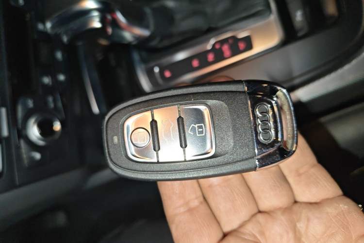 Used Audi Q5 2016 40 TFSI Technology Edition Vehicle Key