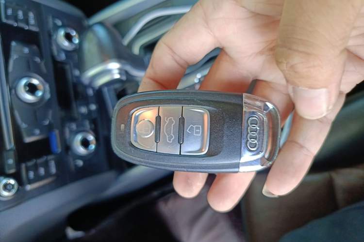 Used Audi Q5 2016 40 TFSI Technology Edition Vehicle Key