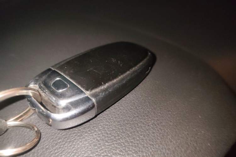 Used Audi Q5 2016 40 TFSI Comfort Model Vehicle Key