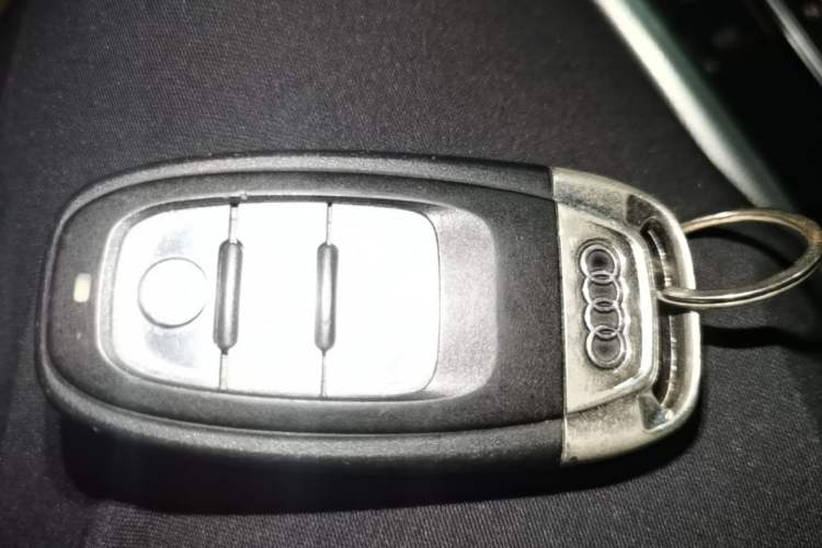 Used Audi Q5 2016 40 TFSI Technology Edition Vehicle Key
