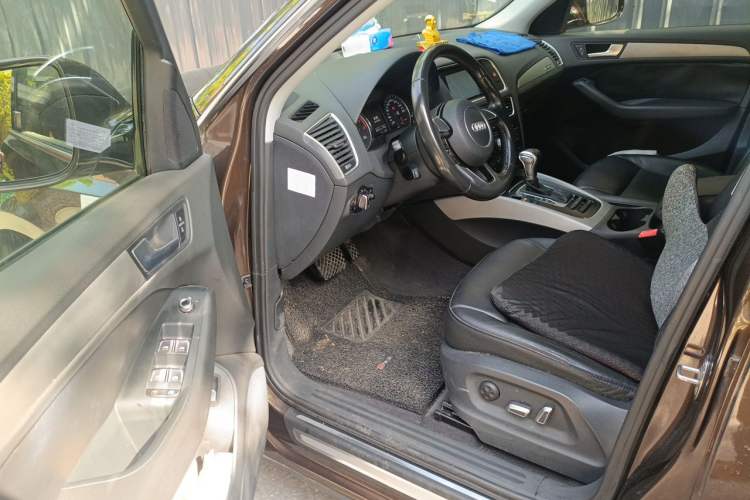 Used Audi Q5 2016 40 TFSI Trendy Edition Driver Seat