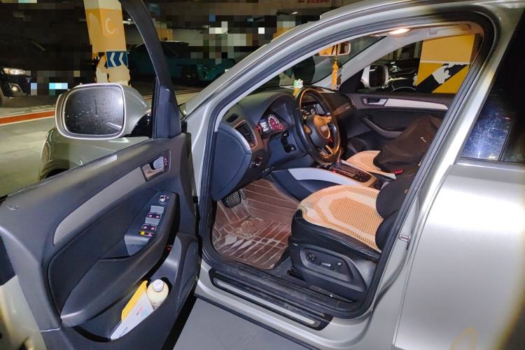 Used Audi Q5 2016 40 TFSI Trendy Edition Driver Seat