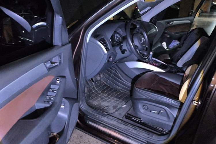 Used Audi Q5 2016 40 TFSI Technology Edition Driver Seat