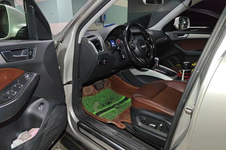 Used Audi Q5 2016 40 TFSI Trendy Edition Driver Seat