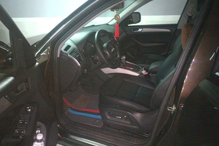 Used Audi Q5 2016 40 TFSI Technology Edition Driver Seat