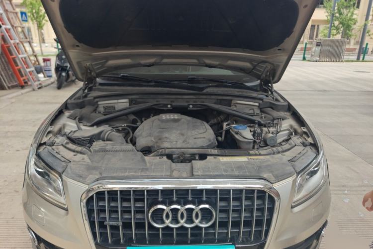 Used Audi Q5 2016 40 TFSI Trendy Edition Engine Bay