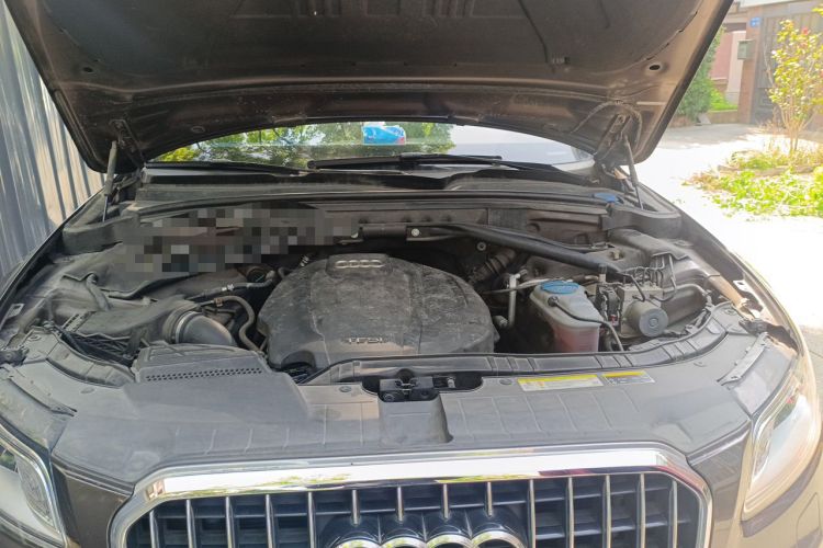 Used Audi Q5 2016 40 TFSI Trendy Edition Engine Bay