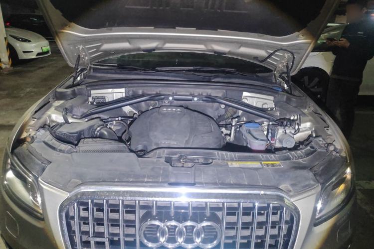 Used Audi Q5 2016 40 TFSI Technology Edition Engine Bay