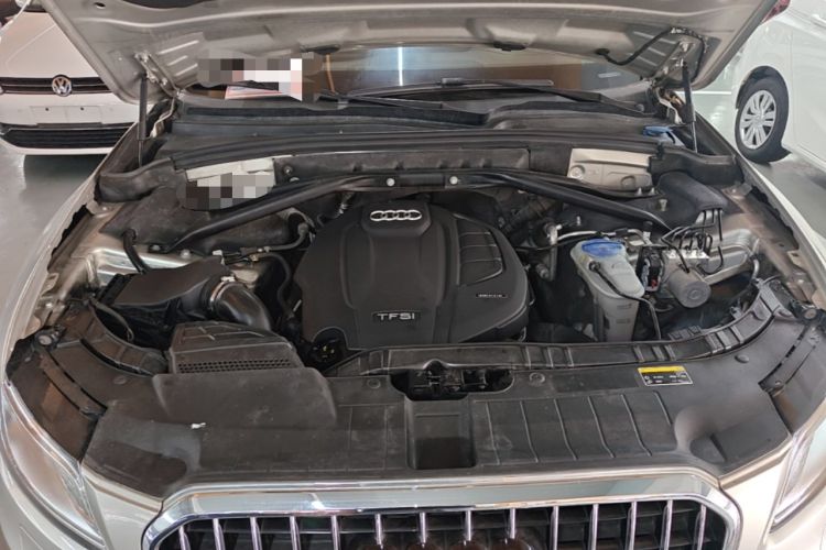 Used Audi Q5 2016 40 TFSI Technology Edition Engine Bay