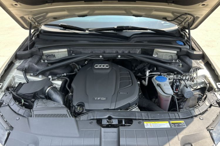 Used Audi Q5 2016 40 TFSI Technology Edition Engine Bay