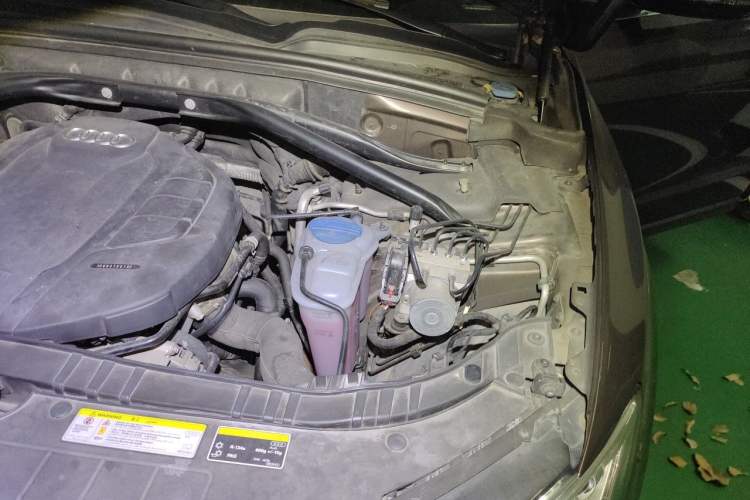 Used Audi Q5 2016 40 TFSI Technology Edition Engine Bay Left