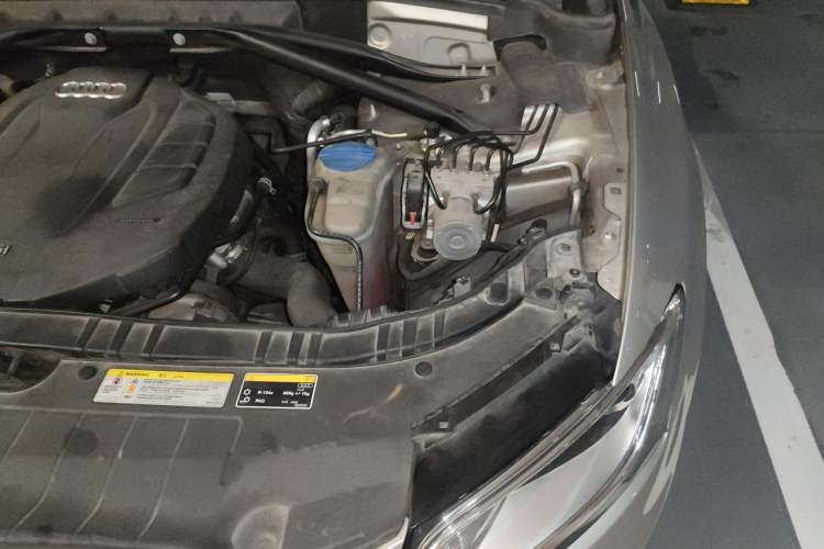 Used Audi Q5 2016 40 TFSI Trendy Edition Engine Bay Left