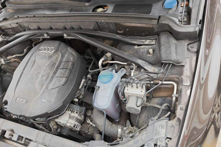 Used Audi Q5 2016 40 TFSI Technology Edition Engine Bay Left