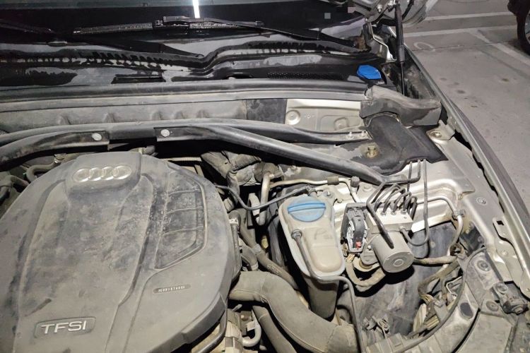 Used Audi Q5 2016 40 TFSI Trendy Edition Engine Bay Left