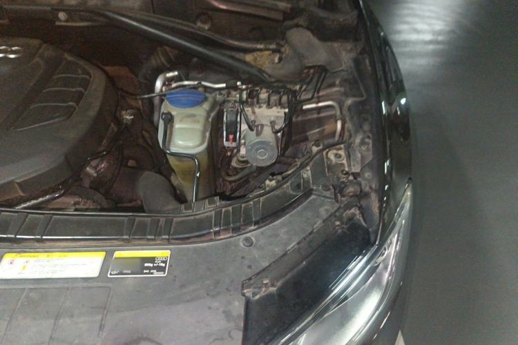 Used Audi Q5 2016 40 TFSI Technology Edition Engine Bay Left
