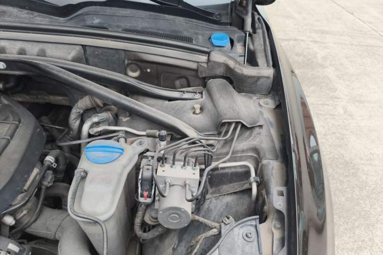 Used Audi Q5 2016 40 TFSI Technology Edition Engine Bay Left